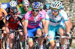 Велоспорт. Винченцо Нибали порадовал итальянских тиффози, выиграв престижную гонку `Джиро`