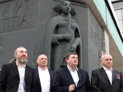 Алексей Есаков: Приду на пикет против Rail Baltic в ответ на цветы от эстонцев к 9 мая