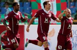 Футбол. Чемпионат России. `Томь` и `Волга` одержали нужные победы