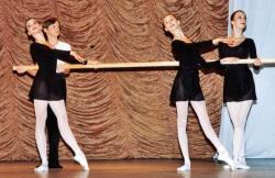 Театр танца `Рада` приглашает всех желающих в `Линдакиви` на балет-сказку `Щелкунчик`.
