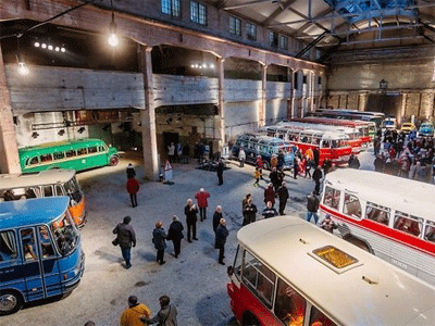 На выставке в Таллине четыре дня можно бесплатно увидеть 14 уникальных ретро-автобусов.