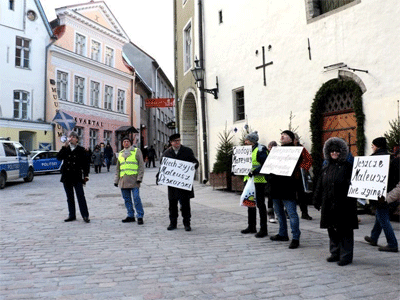 День прав человека: У посольства Польши в ЭР прошёл пикет в поддержку Матеуша Пискорского.