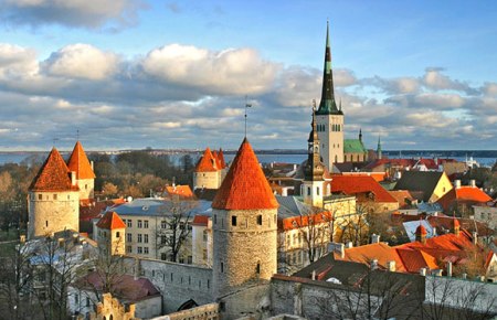 Эстония вошла в шестерку самых посещаемых стран туристами из России.