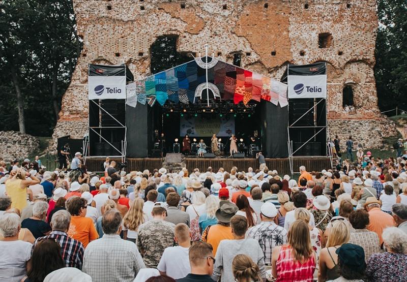 В южной Эстонии в 26-й раз проходит фестиваль `Вильянди Фолк`.