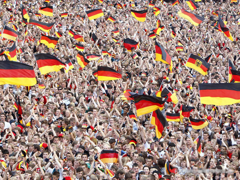 На пути к ЧЕ-2012. Германия - новое поколение игроков, но те же традиции и цели.