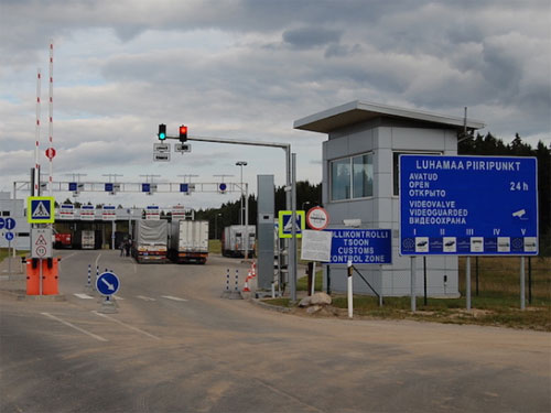 Еврокомиссия требует отменить незаконные сборы на границе за выезд из Эстонии в Россию.