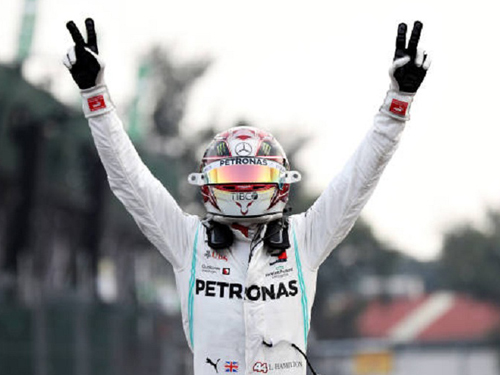 Формула-1. Британец Льюис Хэмилтон победил в Мексике, но пока не оформил титул.