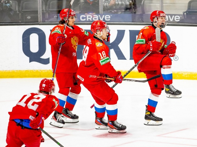 Хоккей. МЧМ-2022. Сборная России начала с поражения от Швеции, а затем обыграла Швейцарию.