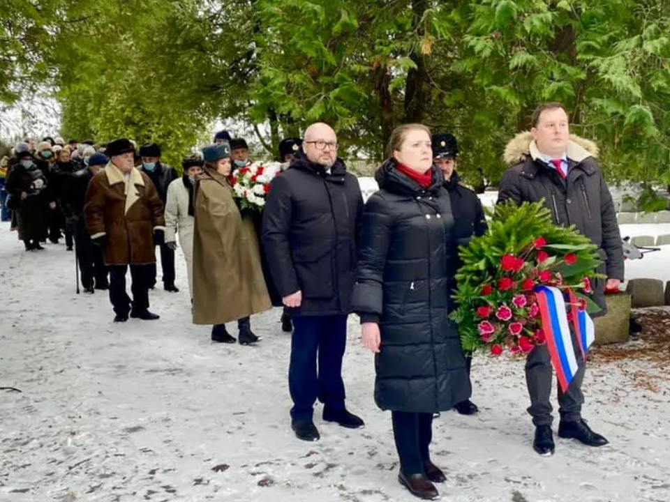 В Таллине прошла акция памяти в честь 78-летия снятия блокады Ленинграда.