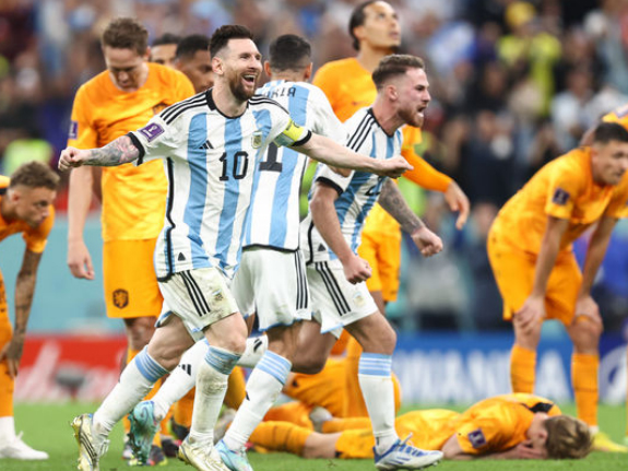 Футбол. ЧМ-2022. Нидерланды отыграли два гола, но уступили Аргентине в серии пенальти.