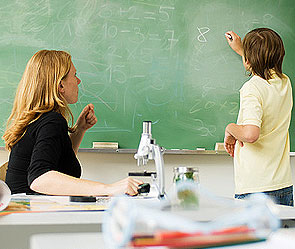 Нижний предел зарплаты учителей столицы Эстонии с 1 января 2013 года составляет 715 евро.