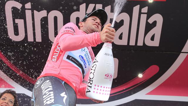 Велоспорт. Марк Кэвендиш выиграл критериум по улицам Неаполя и надел `розовую` майку.