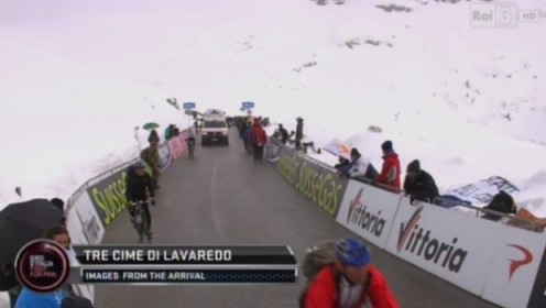 Велоспорт. Виченцо Нибали выиграл 20-й этап в снежных Доломитовых Альпах.