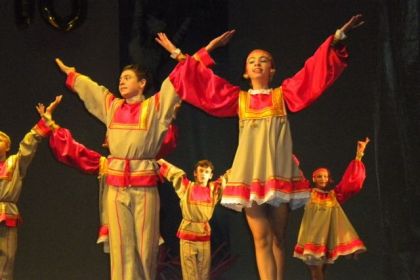 Ансамбль танца `Непоседы` приглашает на праздничный концерт в таллинский ЦРК.