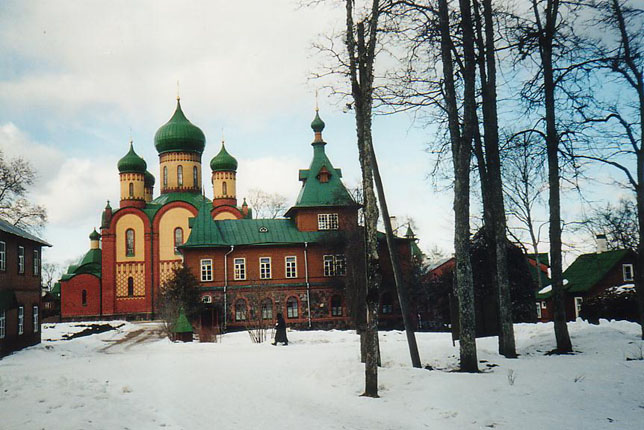 Пюхтицкий Ставропигиальный Свято-Успенский женский монастырь.