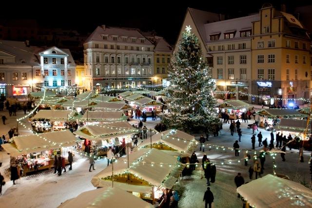 Традиционная рождественская ярмарка на Ратушной площади Таллина открывается 22 ноября
